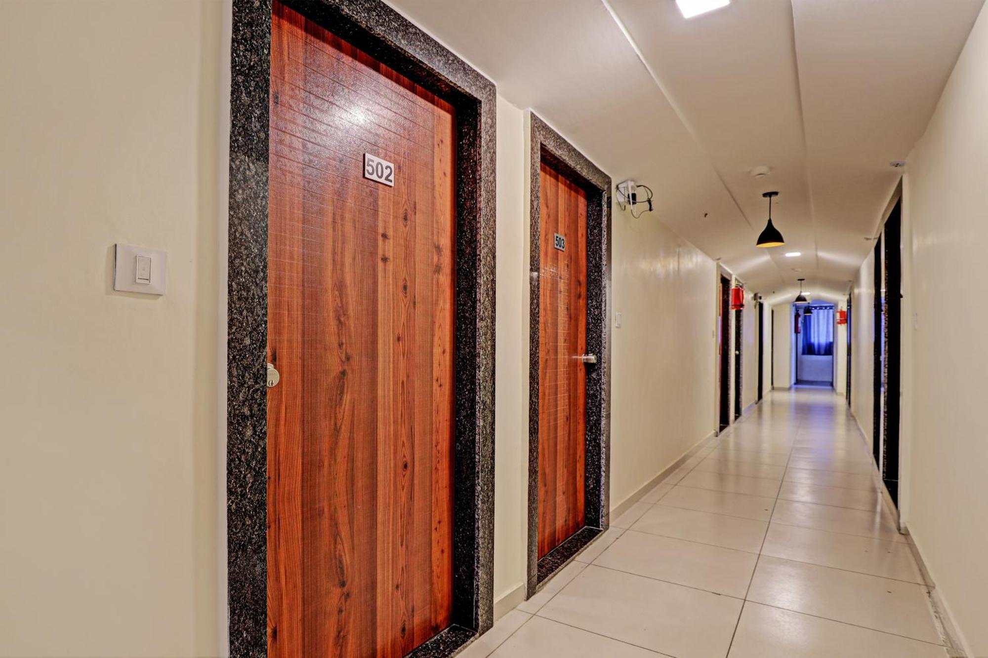 Hotel O Alexa Ahmedabad Luaran gambar